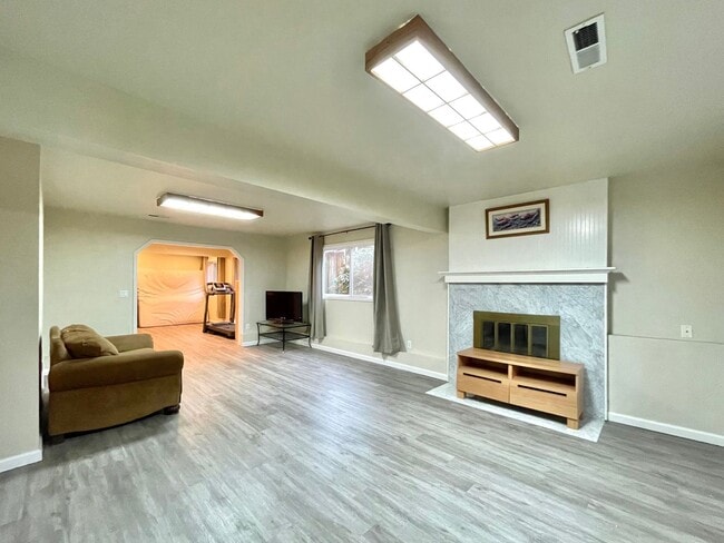 Building Photo - Great Home for rent