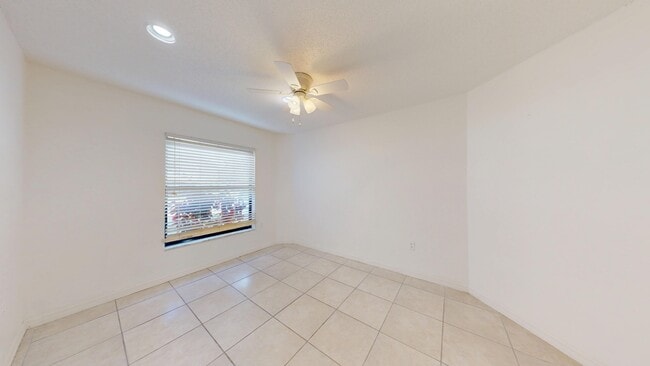 Building Photo - 704 49th St E