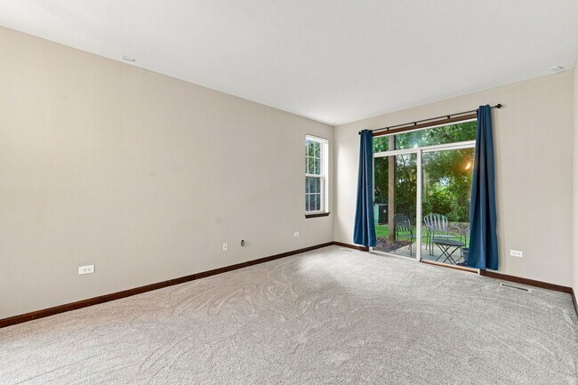 Building Photo - 2532 Oneida Ln