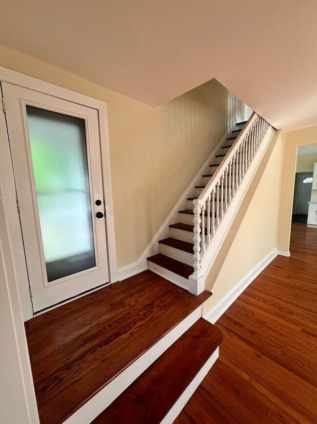 Building Photo - 838 Smith St