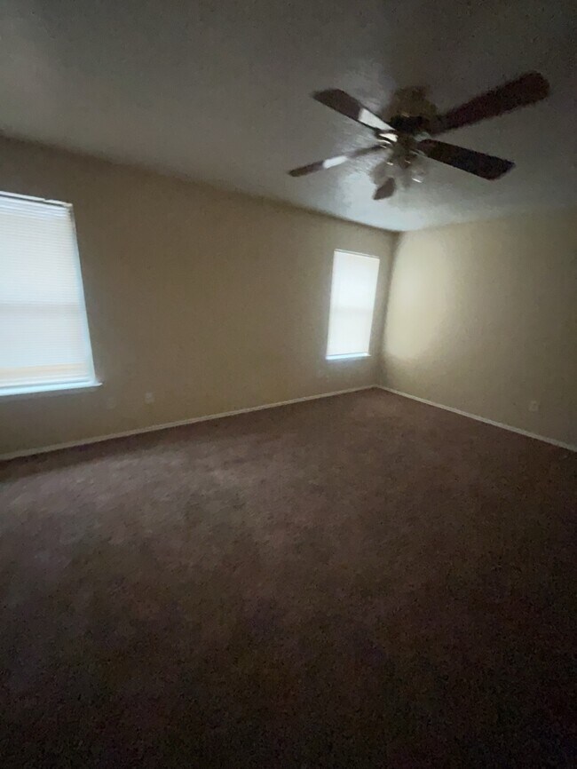 Building Photo - 4376 Hulen Cir E