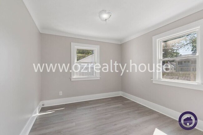 Building Photo - 1263 Crestwood Rd