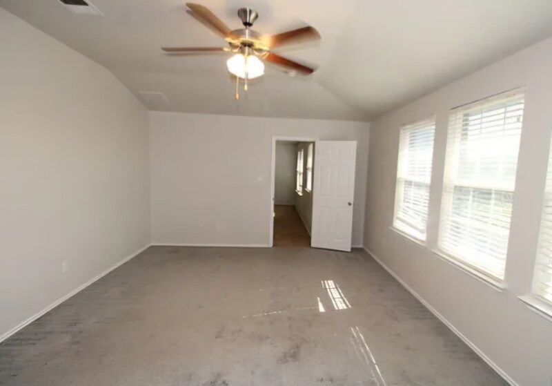 Building Photo - 2306 Jesse Dr