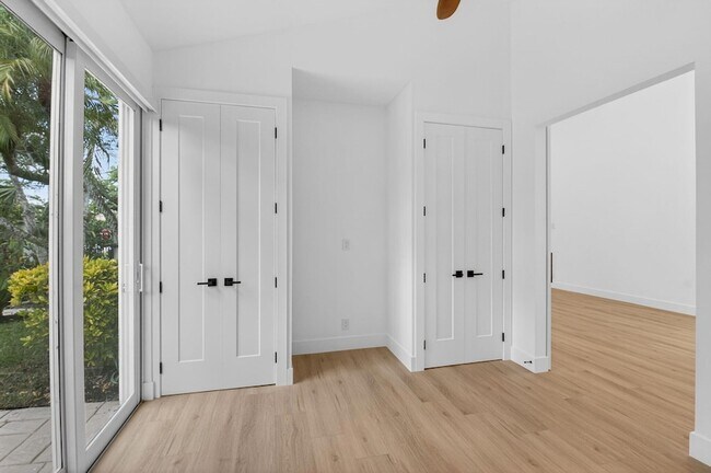 Building Photo - 5537 NW 21st Way