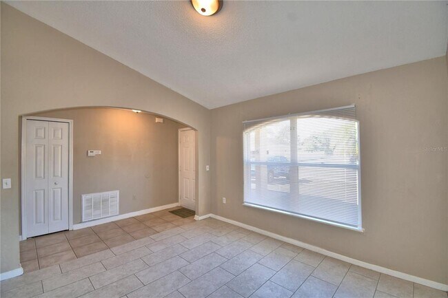 Building Photo - 1060 Dudley Dr