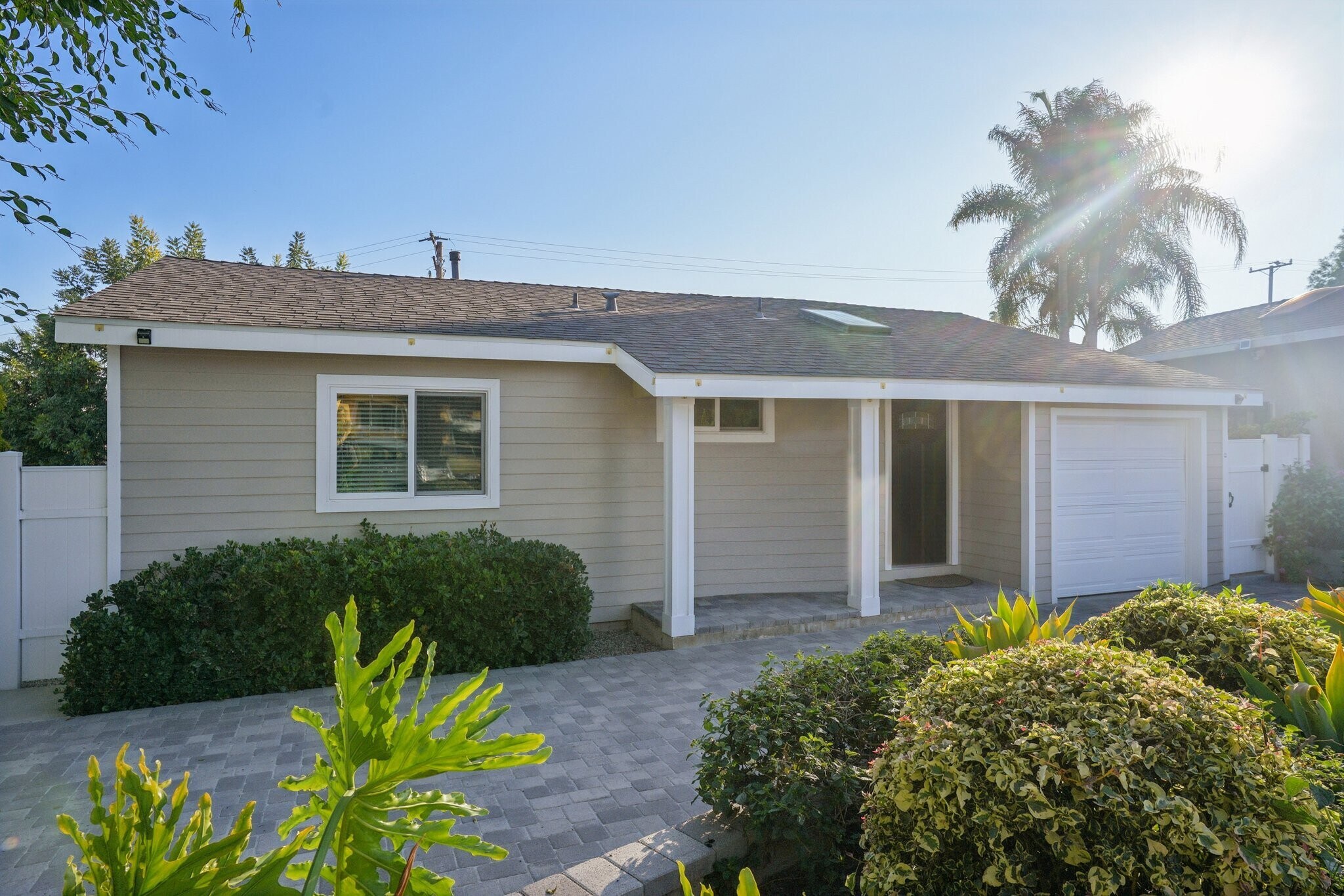 Building Photo - 1854 Homeworth Dr