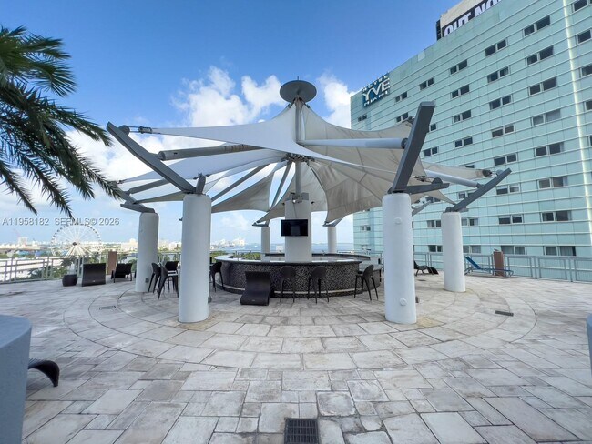 Building Photo - 253 NE 2nd St