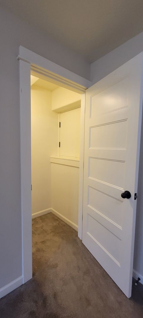 Building Photo - 125 S Ash St