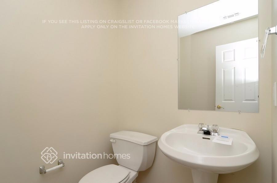 Building Photo - 7718 Parkside Dr