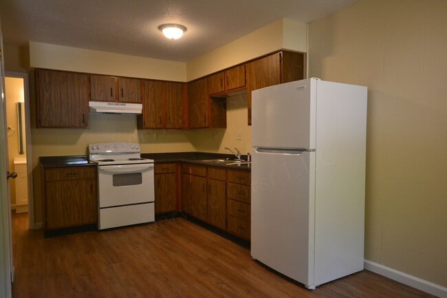Building Photo - Cross Timbers Apartment