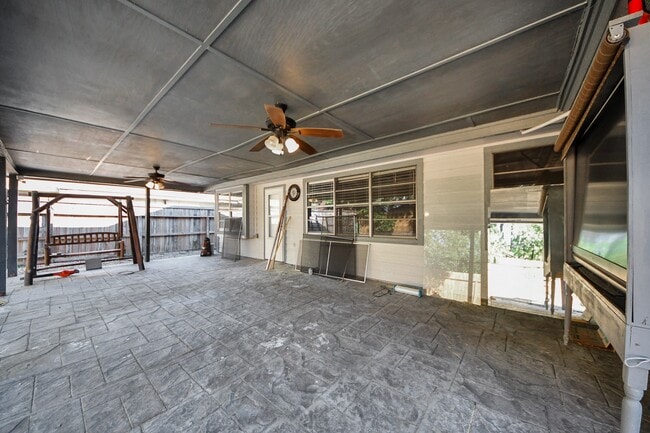 Building Photo - 20411 Jasperwood Ln