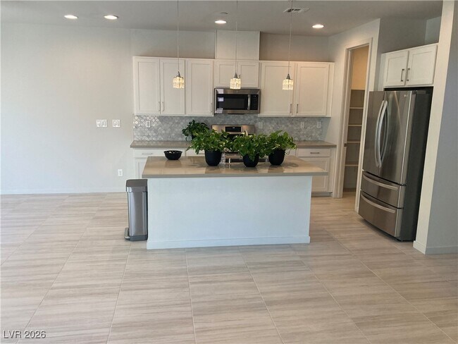 Building Photo - 1247 Rock Hls St