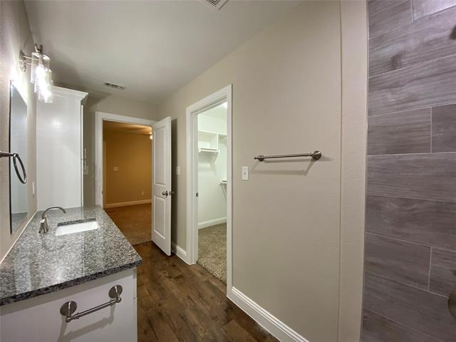 Building Photo - 802-804-804 N Broughton St