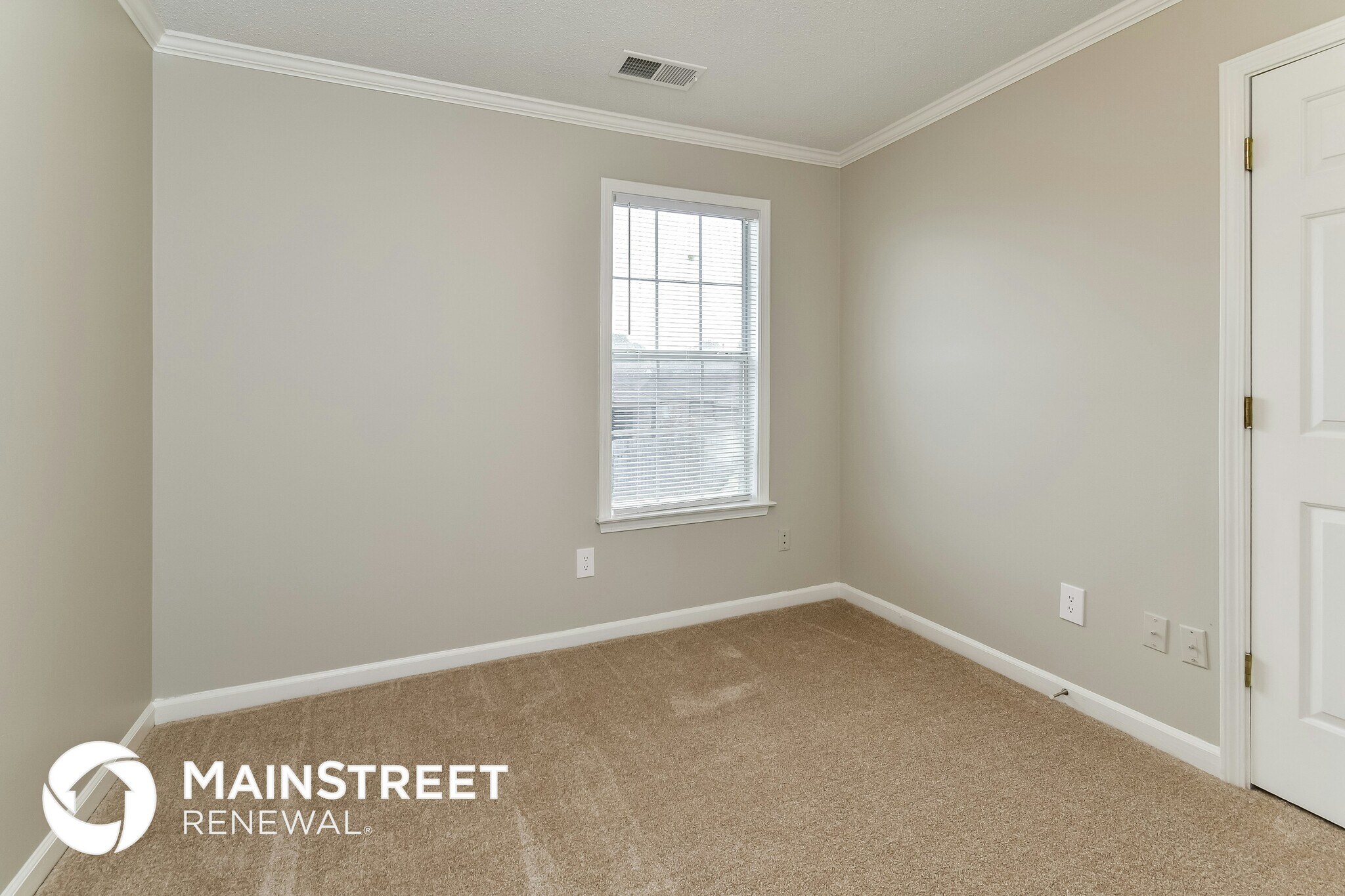 Building Photo - 4960 Grand Pines Dr