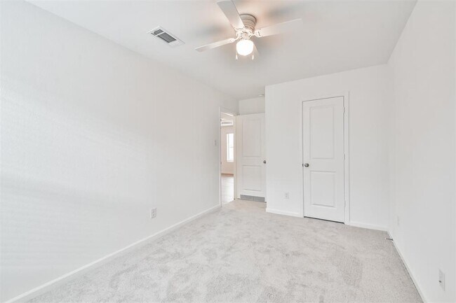 Building Photo - 21043 Longeni Dr
