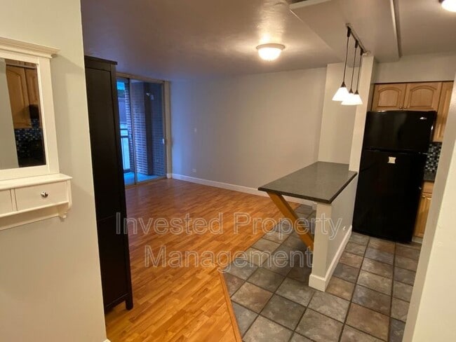 Building Photo - 830 Sherman St