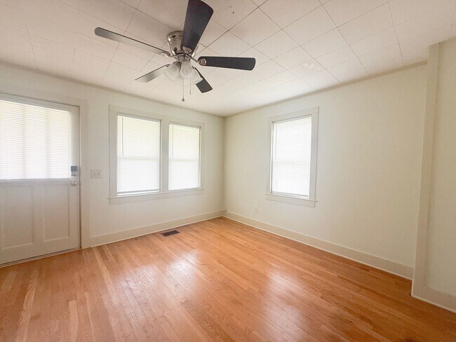 Building Photo - Charming 3-Bedroom Home in the Heart of Monterey with Large Yard & Garage