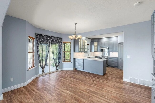 Building Photo - GORGEOUS Draper Home!