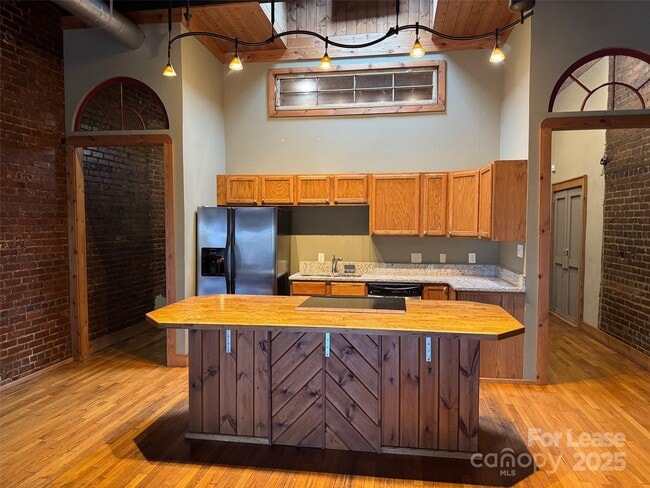 Building Photo - 110 Church St NW