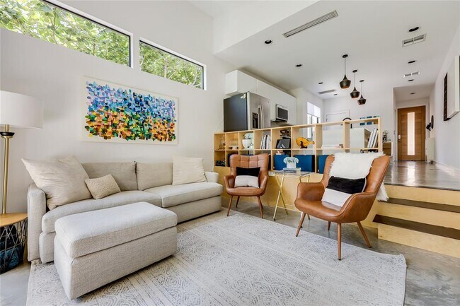 Building Photo - 2709 E 14th St