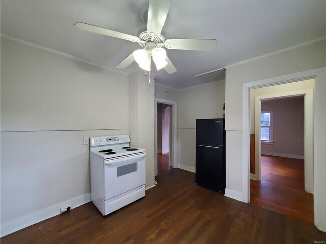 Building Photo - 227B Doster St