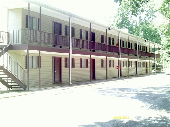 Building Photo - 3210 Pleasant Valley Rd