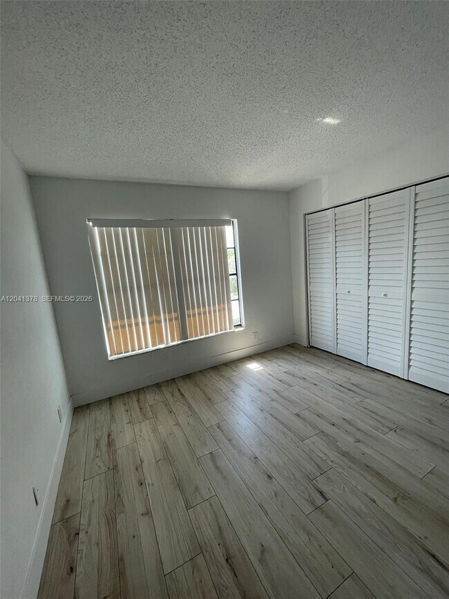 Building Photo - 2580 Coral Springs Dr