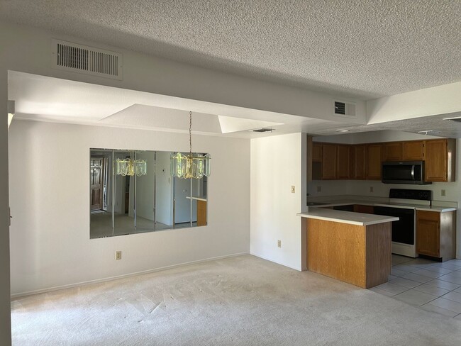 Building Photo - Condo In the Heart of Scottsdale