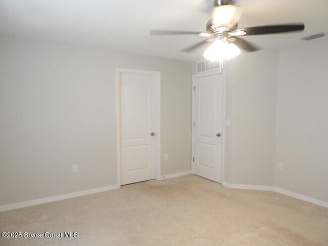 Building Photo - 690 San Filippo Dr SE