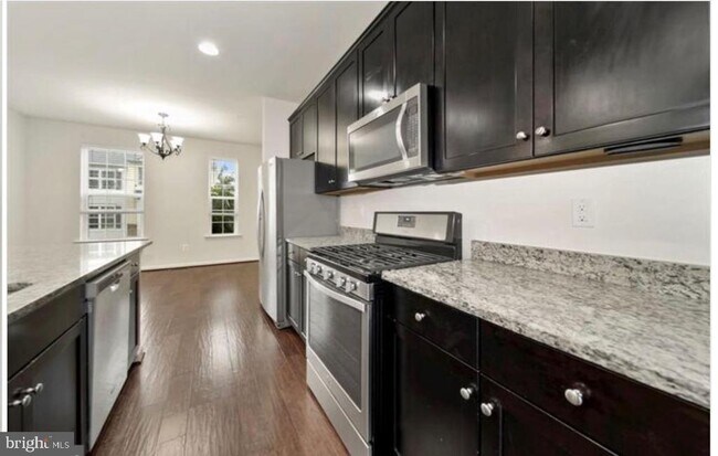 Building Photo - 12815 Sutherby Ln