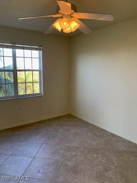 Building Photo - 20031 Sanibel View Cir
