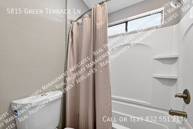 Building Photo - 5815 Green Terrace Ln