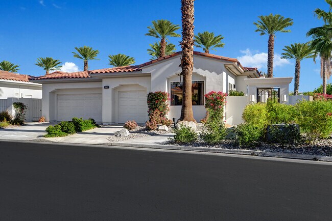 Building Photo - 336 Tomahawk Dr