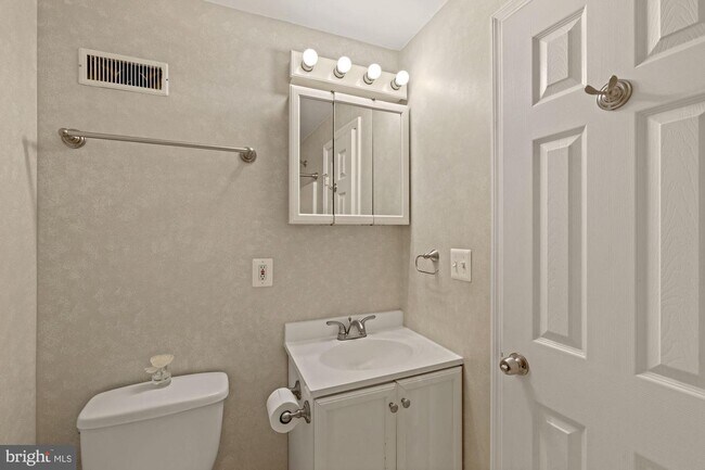 Building Photo - 321 Copperfield Ln