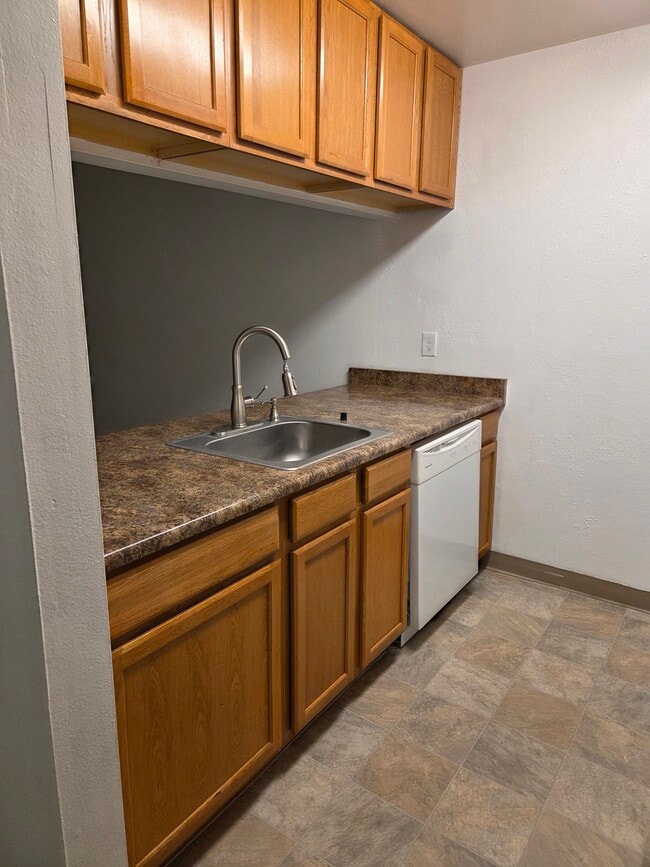 Building Photo - Stonecreek Park Condominiums