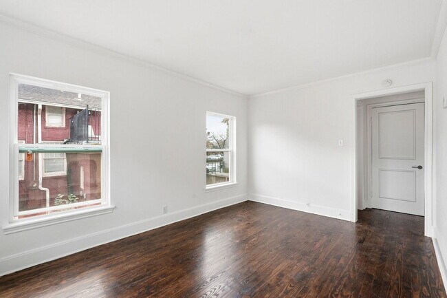 Building Photo - 612 W Alabama St