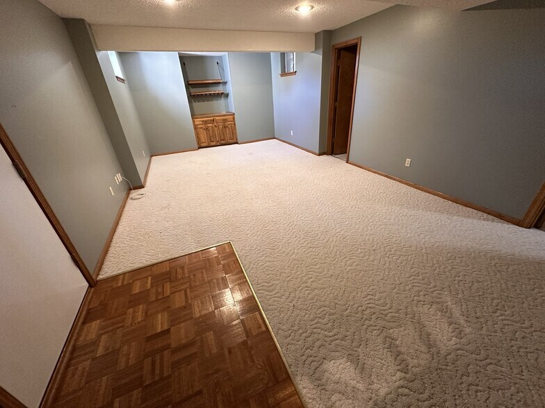 Building Photo - 15209 W 91st Pl