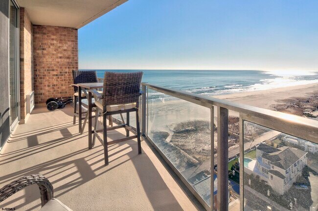 Building Photo - 4800 Boardwalk