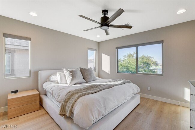 Building Photo - 9716 Jade Rise Ave