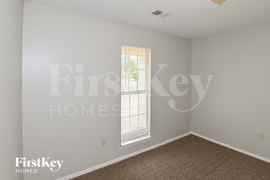 Building Photo - 3431 Golden Oaks Dr