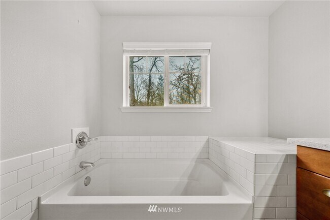 Building Photo - 16439 77th Avenue Ct E