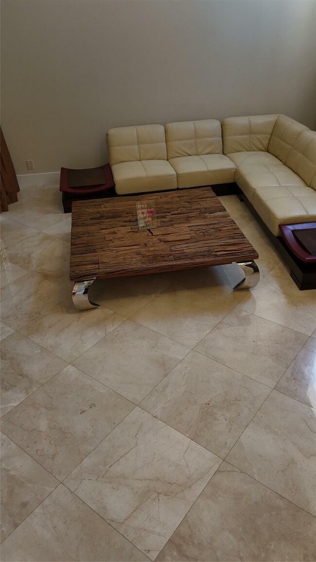 Building Photo - 6733 NW 81st Ct