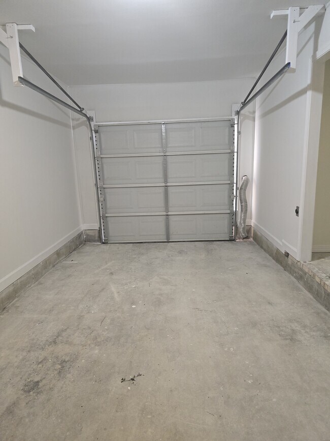 Building Photo - 94 Balsam Rd