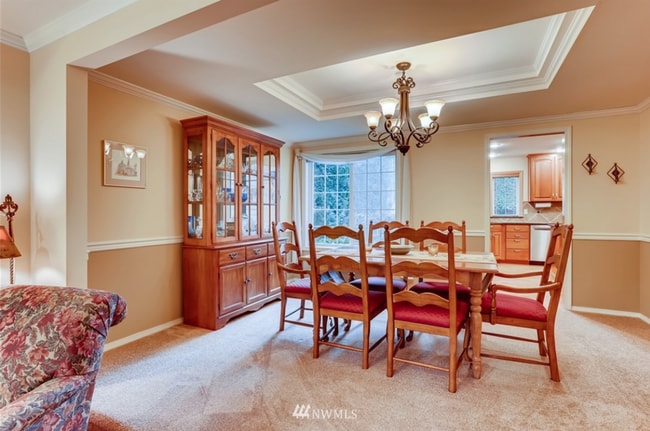 Building Photo - 5 bedroom + bonus room in Spring Hill neighborhood