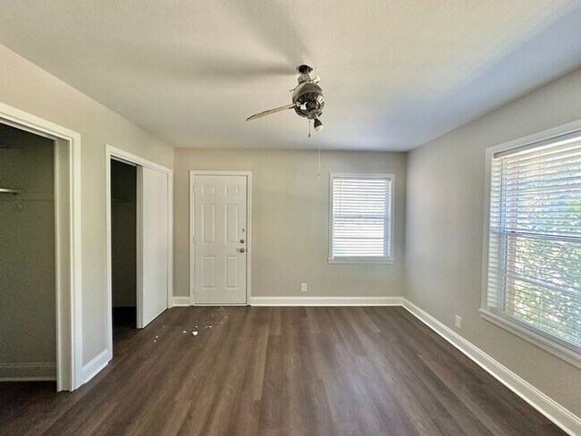 Building Photo - Newly Remodeled 4 Bedroom 2 Bath in Tyler!
