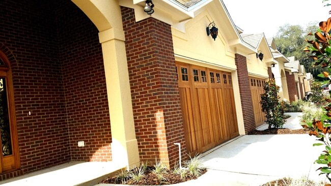 Building Photo - 1812 Ashley Hall Way