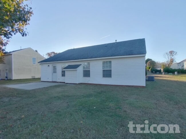 Building Photo - 2918 Brekonridge Centre Dr