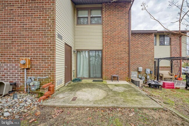 Building Photo - 37 Arrowwood Ct