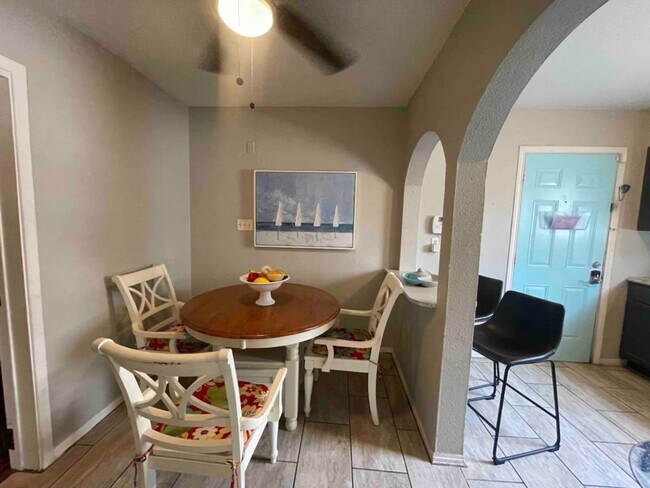Building Photo - 2521 Avenue Q