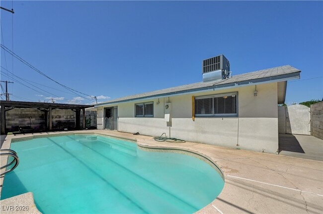 Building Photo - 6413 Bannock Way